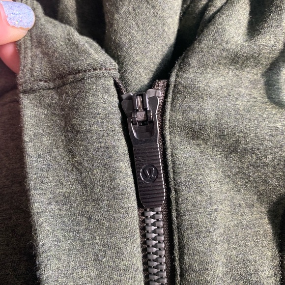 Lululemon Coast Easy Wrap (size 6) EUC - Picture 6 of 7